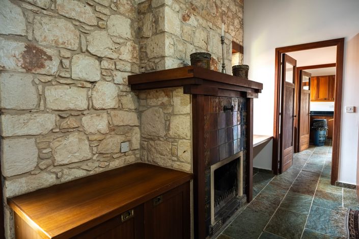 Image No.9-7 Bed Property for sale