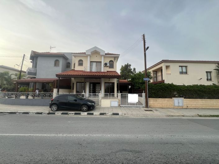 Image No.1-5 Bed Villa for sale