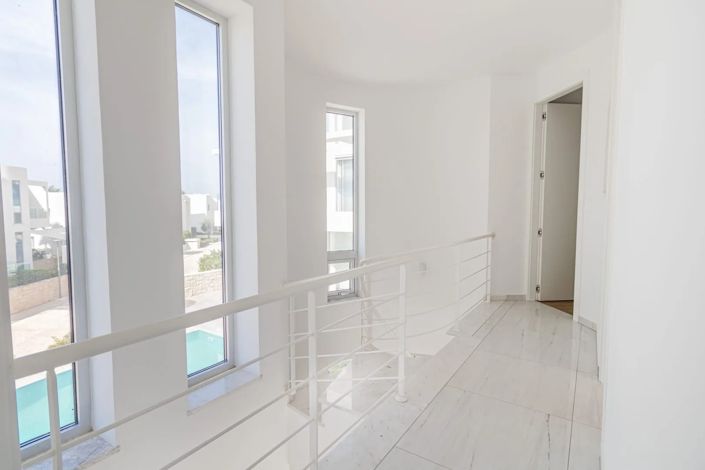 Image No.9-4 Bed Villa for sale