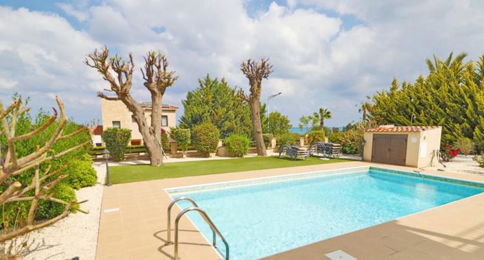 Image No.1-4 Bed Villa for sale