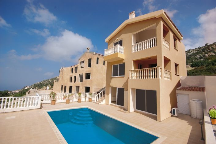 Image No.1-6 Bed Villa for sale