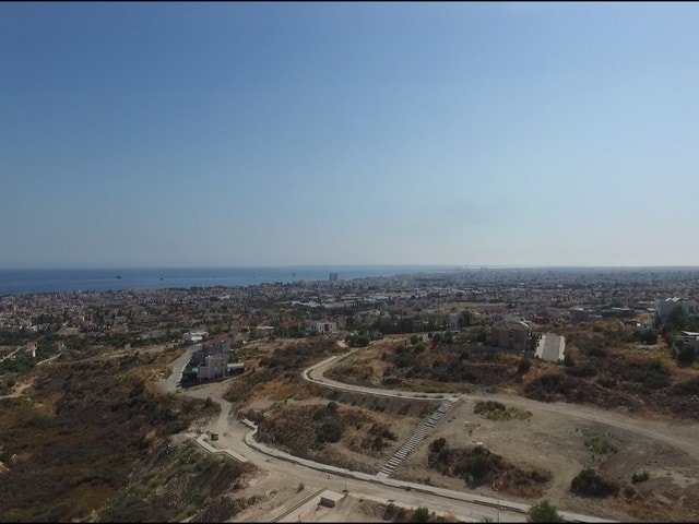 Image No.2-Terrain de 1 chambre à vendre à Limassol