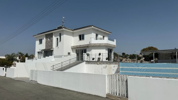 Image No.1-5 Bed Villa for sale