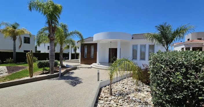 Image No.1-4 Bed Bungalow for sale