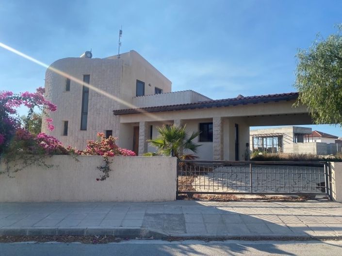 Image No.1-4 Bed Villa for sale