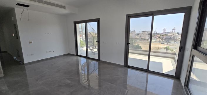 Image No.3-Propriété de 4 chambres à vendre à Limassol