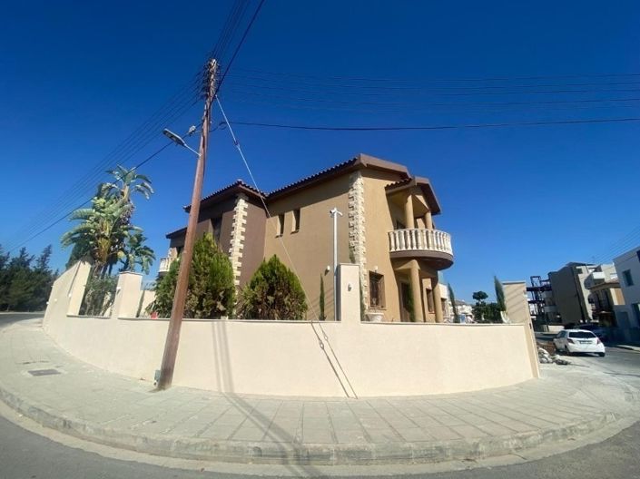 Image No.1-4 Bed Villa for sale