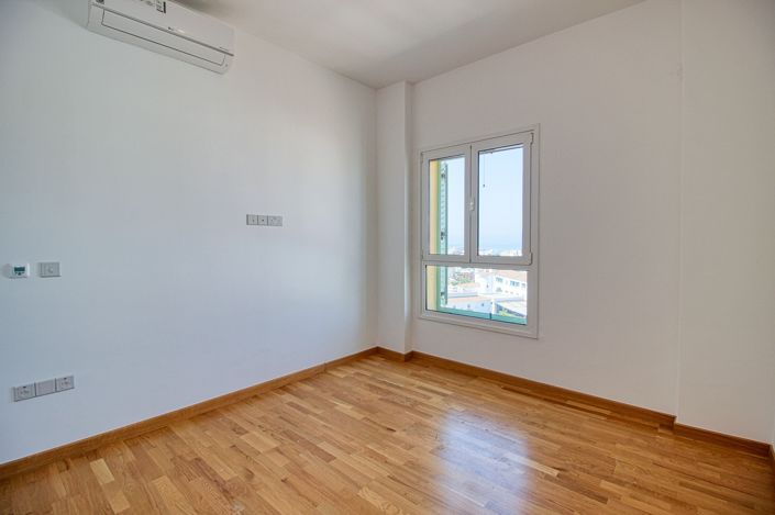 Image No.18-3 Bed Apartment for sale