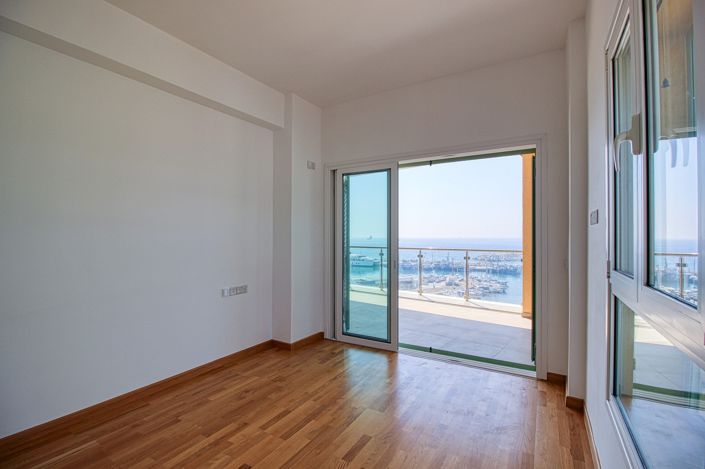 Image No.9-3 Bed Apartment for sale