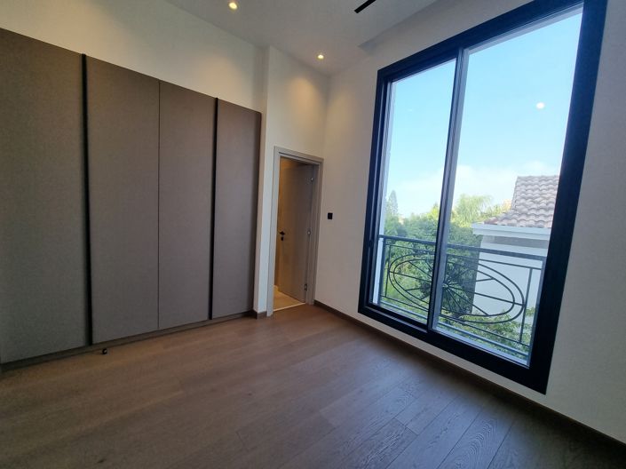 Image No.9-3 Bed Apartment for sale