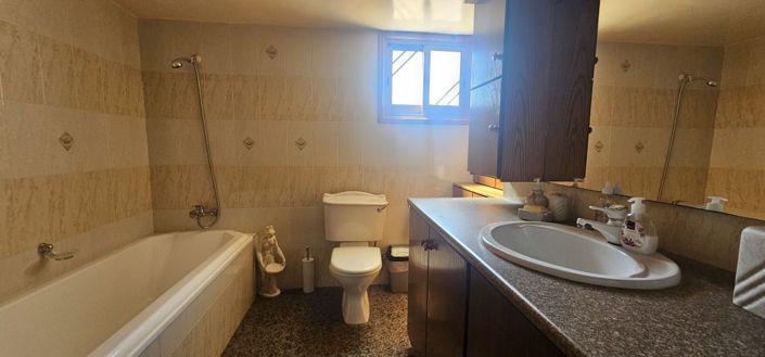 Image No.9-3 Bed Villa for sale