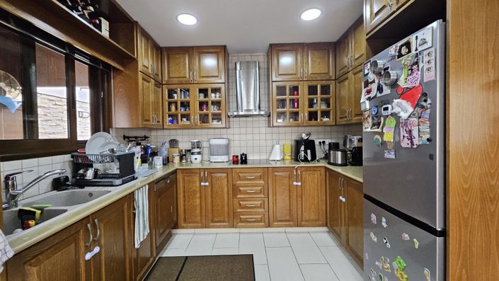 Image No.3-3 Bed Property for sale