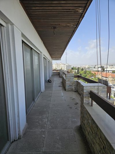 Image No.11-3 Bed Property for sale