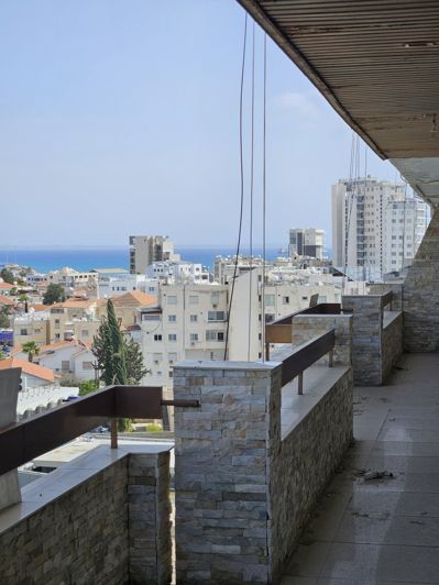 Image No.12-3 Bed Property for sale