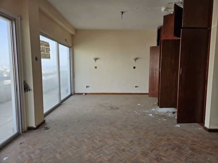 Image No.3-3 Bed Property for sale