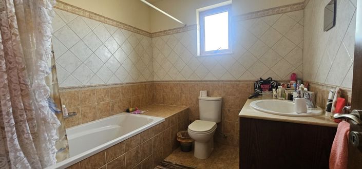 Image No.8-4 Bed Villa for sale