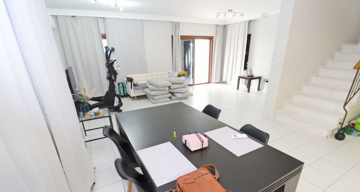 Image No.10-3 Bed Villa for sale