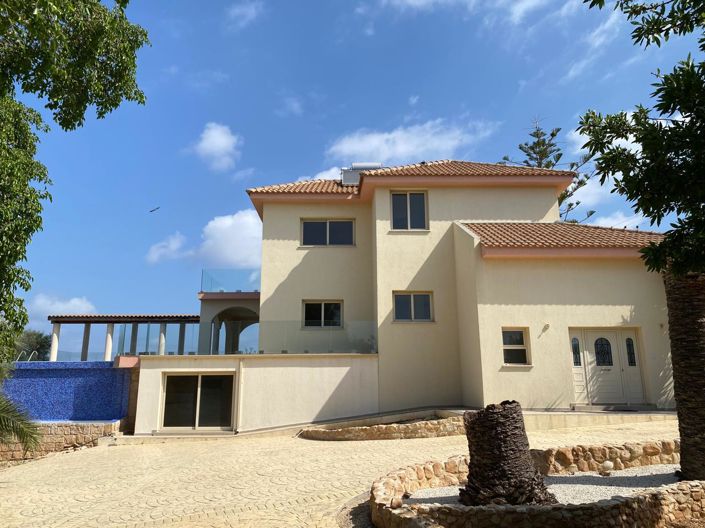 Image No.1-3 Bed Villa for sale