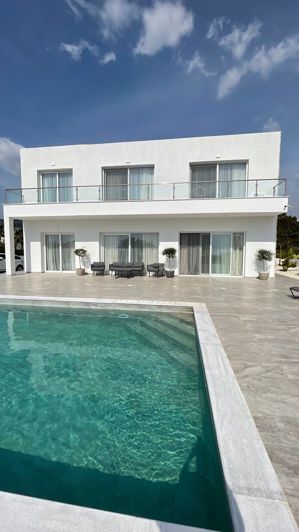 Image No.1-3 Bed Villa for sale