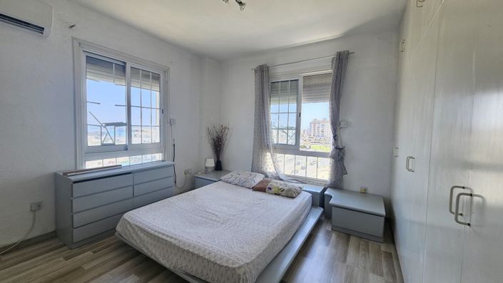 Image No.8-3 Bed Property for sale