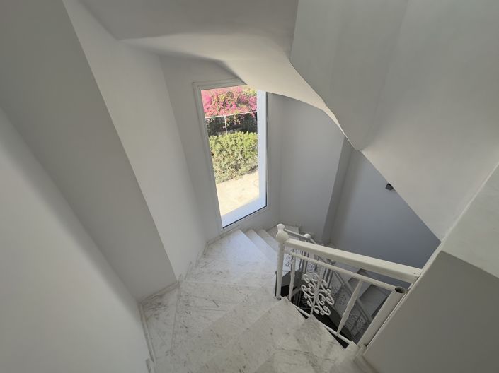 Image No.29-6 Bed Villa for sale