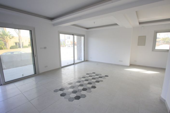 Image No.3-5 Bed Villa for sale