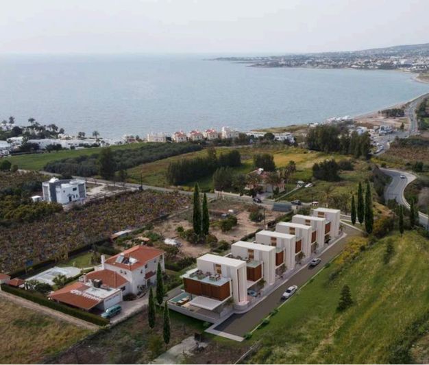 Image No.2-4 Bed Villa for sale