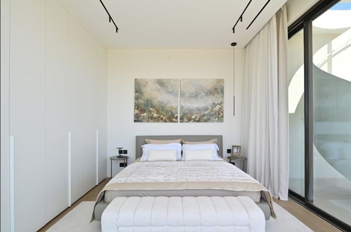 Image No.14-5 Bed Villa for sale