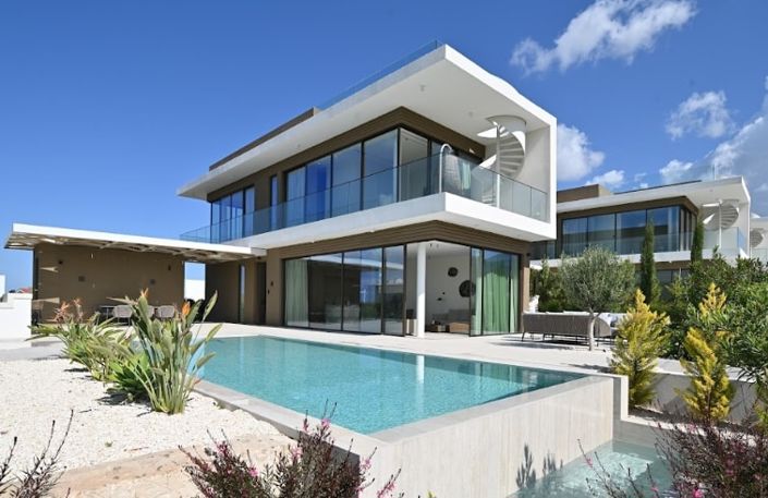 Image No.2-5 Bed Villa for sale