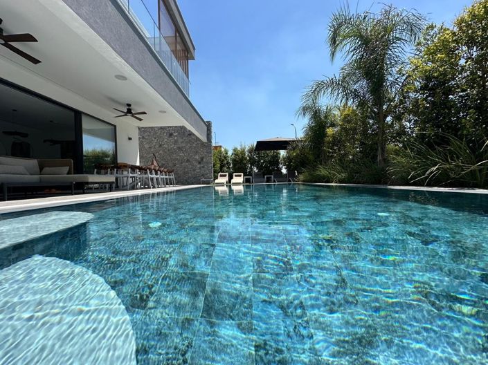 Image No.1-4 Bed Villa for sale