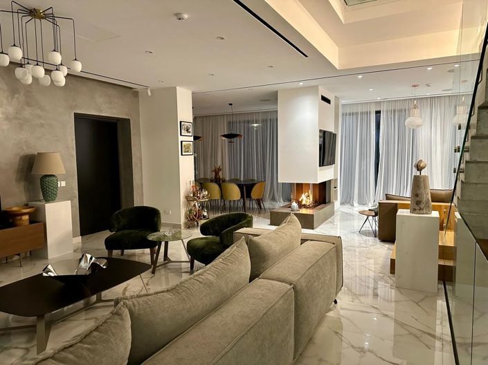 Image No.2-4 Bed Villa for sale