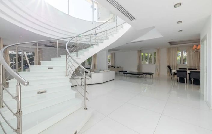 Image No.7-5 Bed Villa for sale