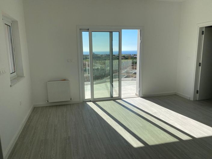 Image No.10-4 Bed Villa for sale