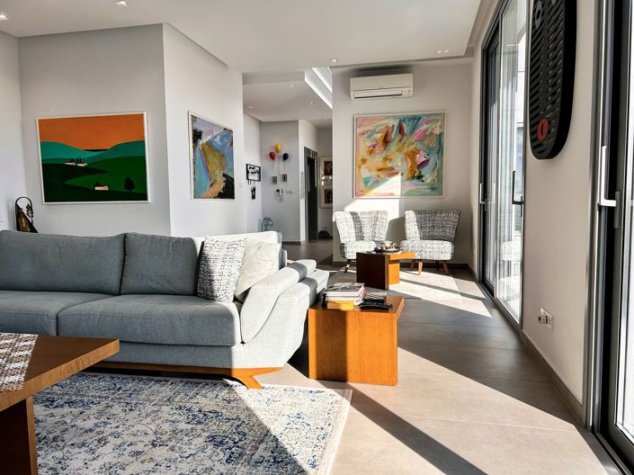 Image No.4-7 Bed Villa for sale