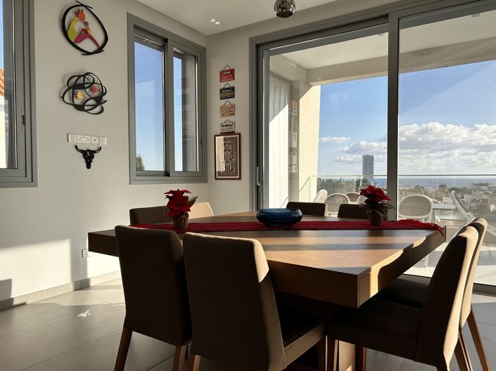 Image No.8-7 Bed Villa for sale