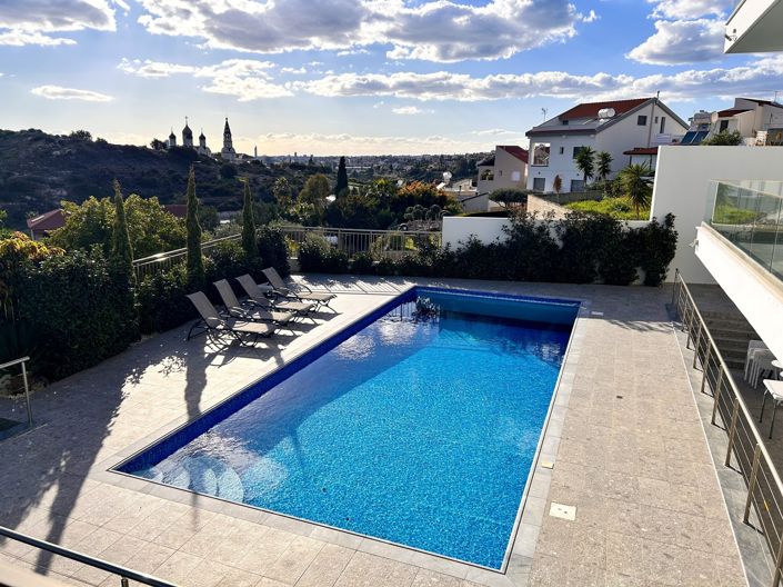 Image No.18-7 Bed Villa for sale