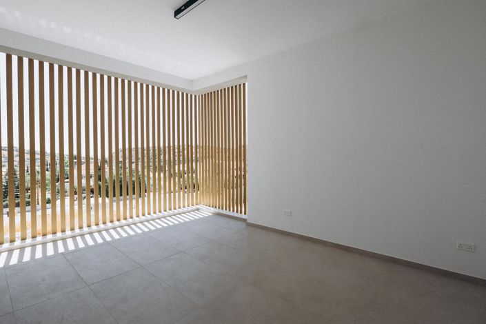 Image No.2-5 Bed Villa for sale