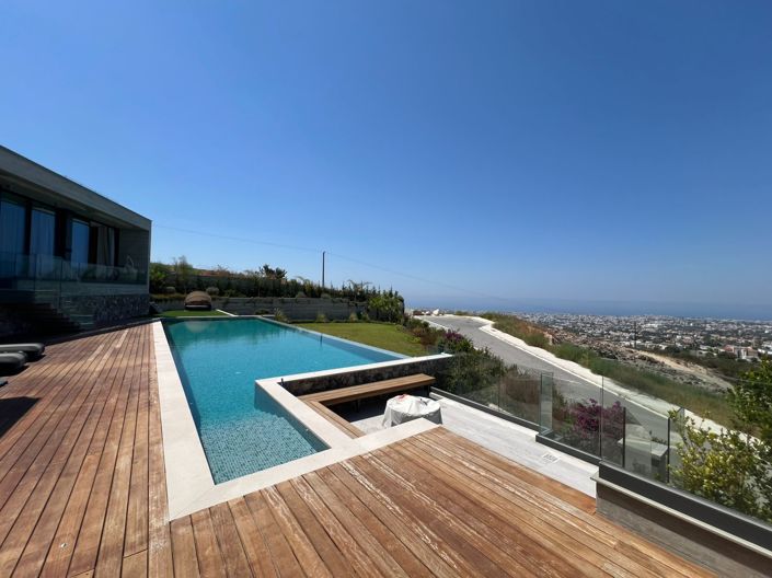 Image No.1-5 Bed Villa for sale