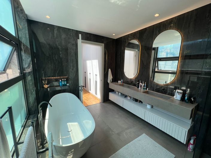 Image No.22-5 Bed Villa for sale