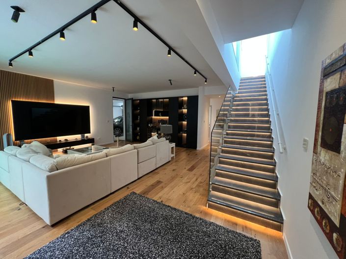 Image No.28-5 Bed Villa for sale