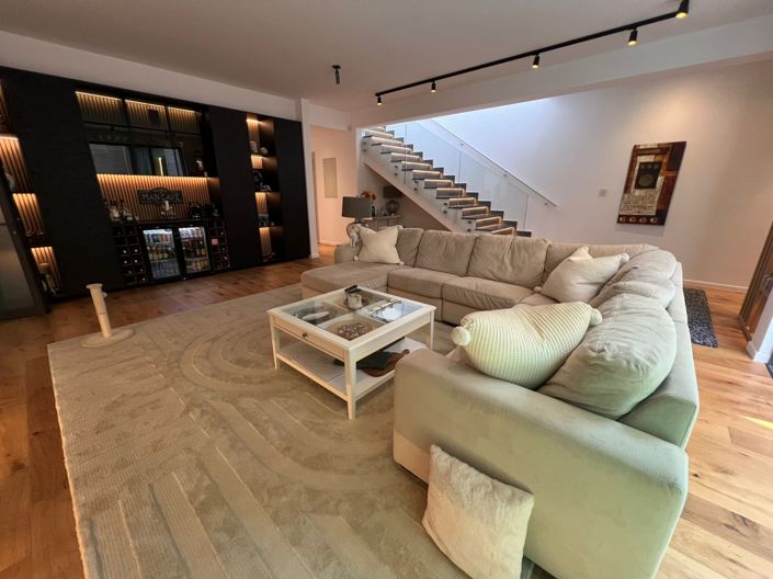 Image No.33-5 Bed Villa for sale