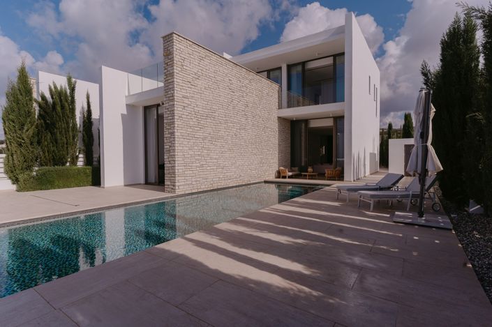 Image No.2-4 Bed Villa for sale