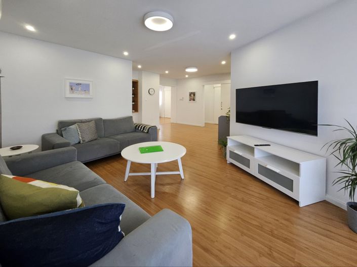 Image No.1-3 Bed Apartment for sale