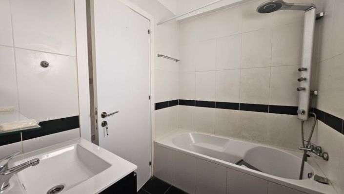 Image No.2-3 Bed Apartment for sale