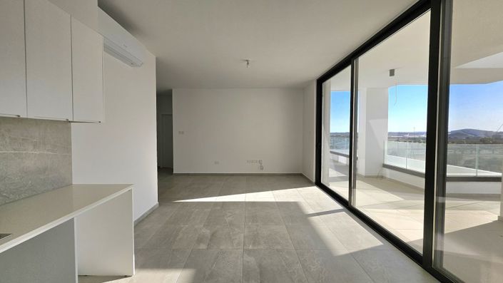 Image No.12-3 Bed Apartment for sale