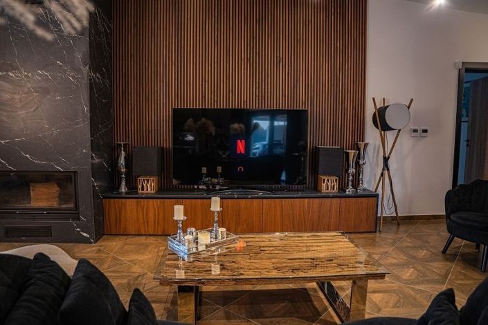 Image No.16-6 Bed Bungalow for sale