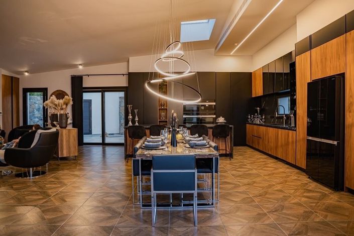 Image No.18-6 Bed Bungalow for sale