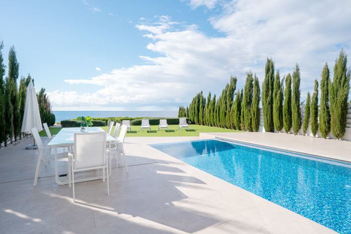 Image No.1-4 Bed Villa for sale
