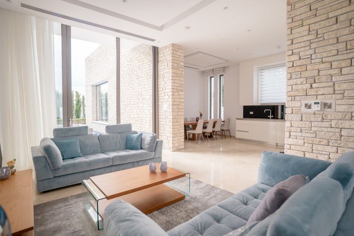 Image No.3-5 Bed Villa for sale