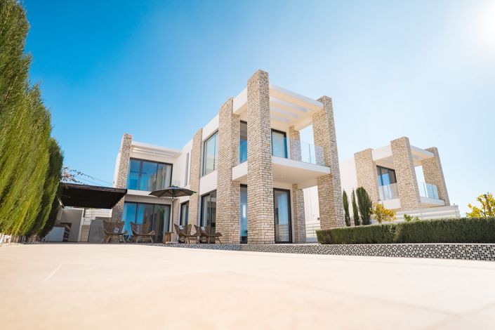 Image No.1-3 Bed Villa for sale